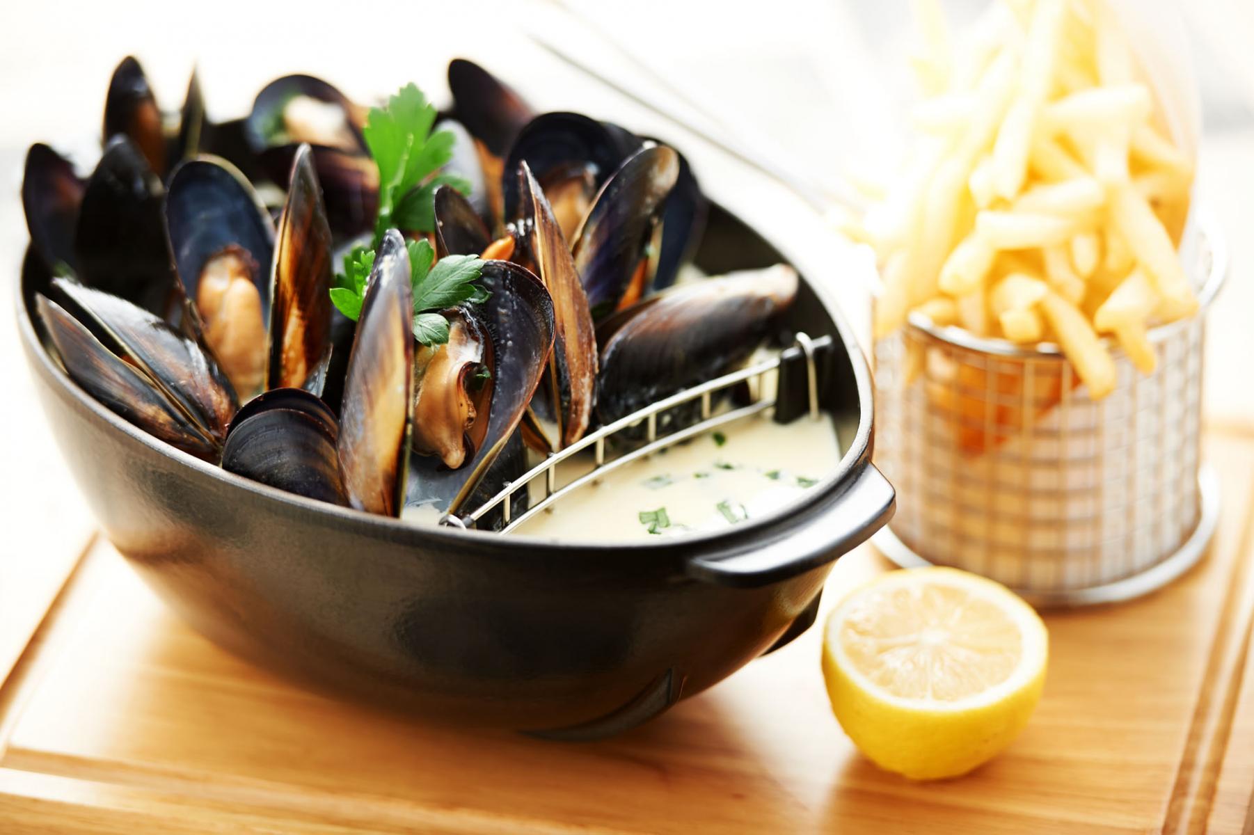 JW Marriott Hong Kong - Fish Bar